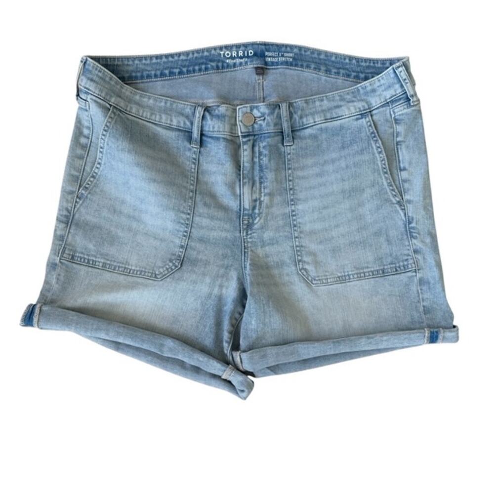 Torrid Feel the Fit Perfect 5" Short Vintage Stretch - Size 22